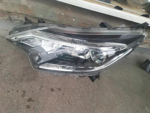 Nissan Note 2015 Headlight Zenon (D) - main view
