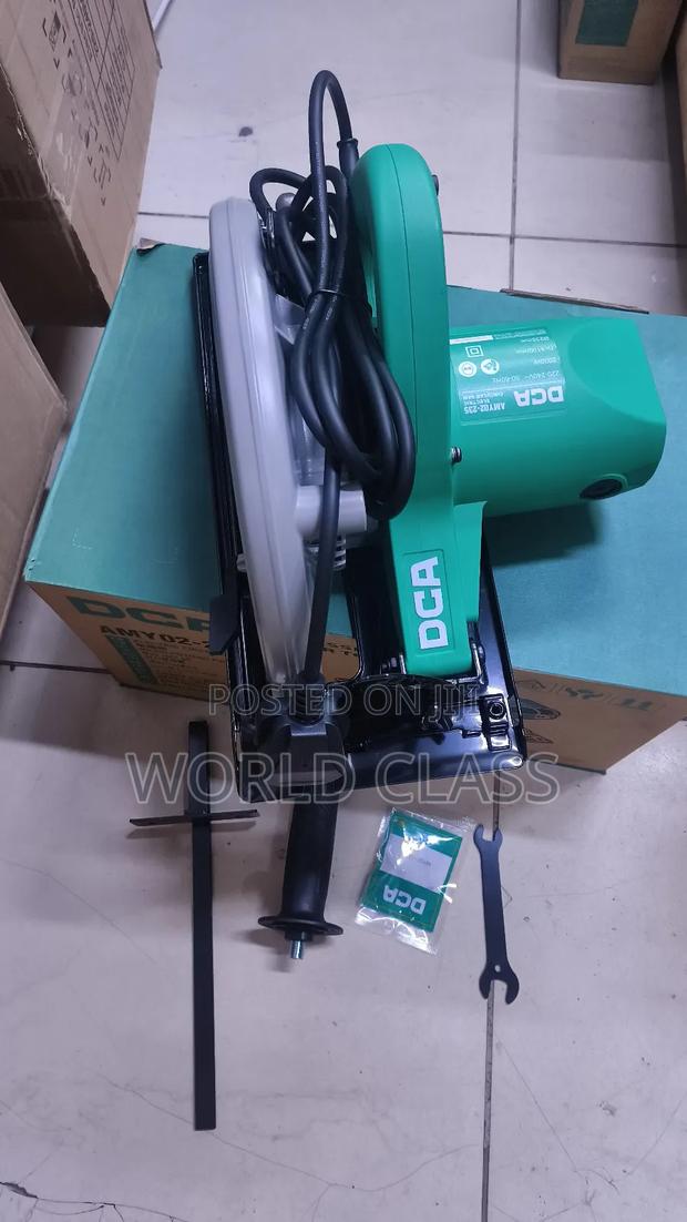Dca 2000w Heavy Duty 9" Circular Saw (With a Blade)