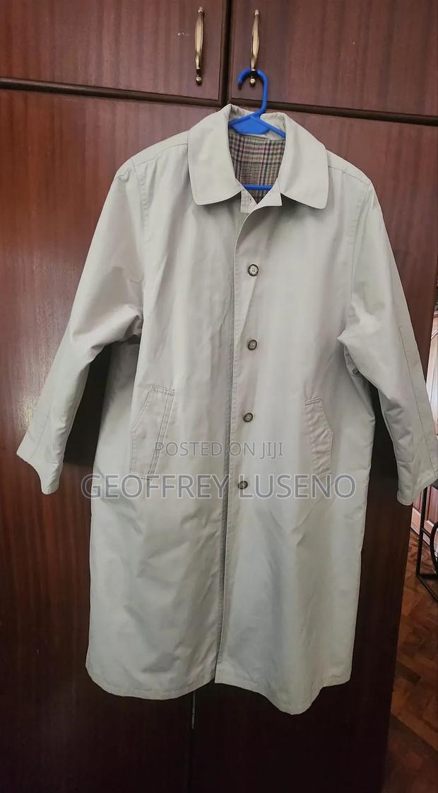 Classic British Trench Coat – Tartan Lined - thumbnail 4