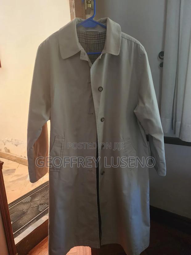 Classic British Trench Coat – Tartan Lined - thumbnail 9