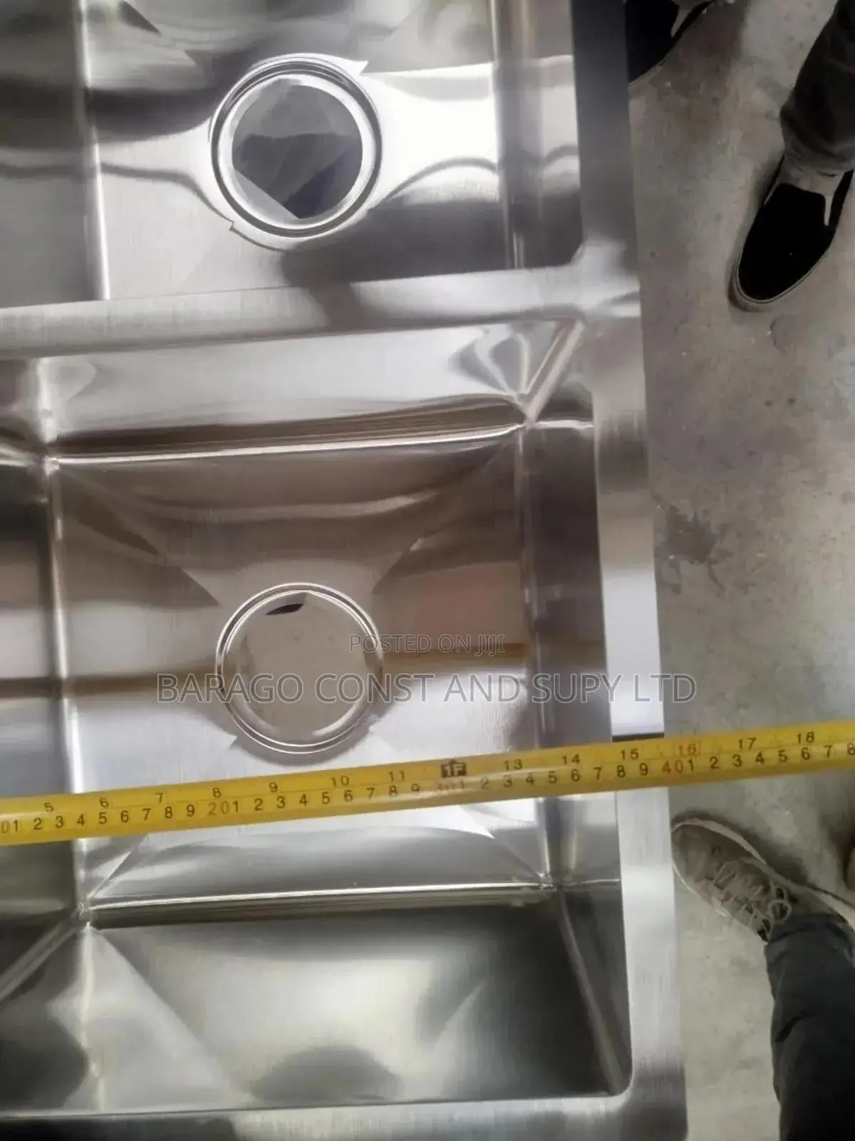 Kitchen Sink With Accessories
