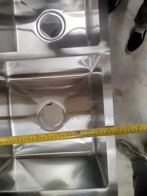 Kitchen Sink With Accessories