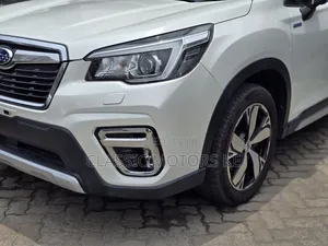 Subaru Forester Premium AWD 2019 Pearl