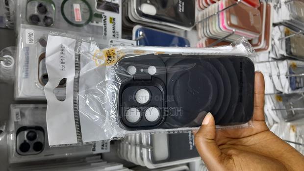 Spish Silicone Case for iPhone 17 Pro Built-in Camera Stash Stand - main view