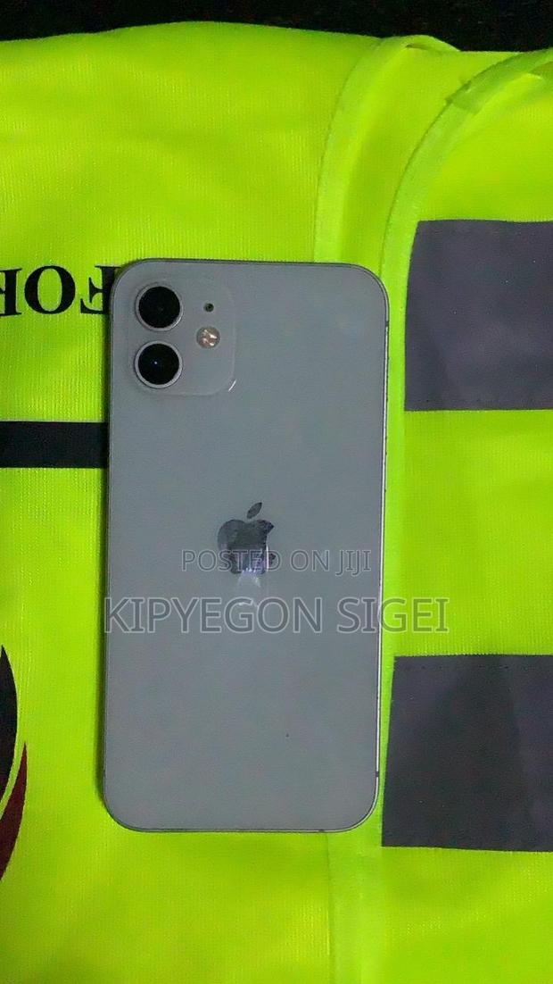 Apple iPhone 12 256 GB Green - main view