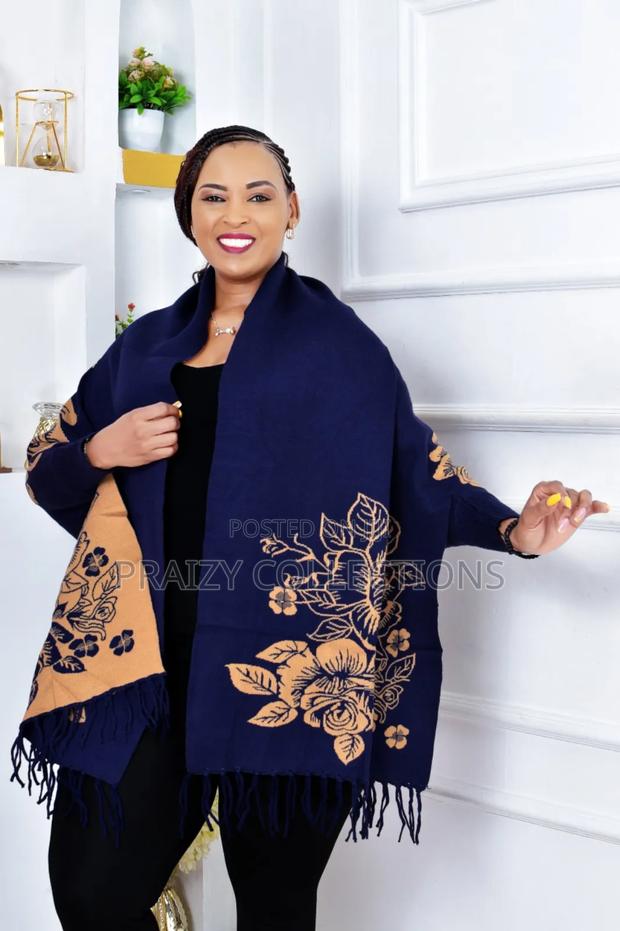 Knitted Double Sided Shawls - thumbnail 3