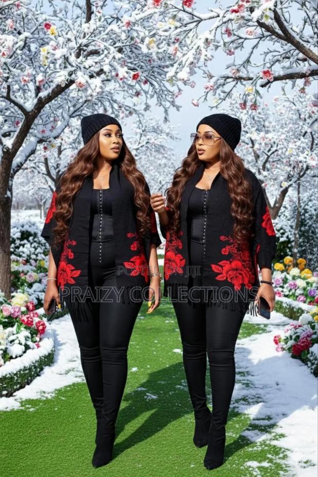 Knitted Double Sided Shawls - thumbnail 4