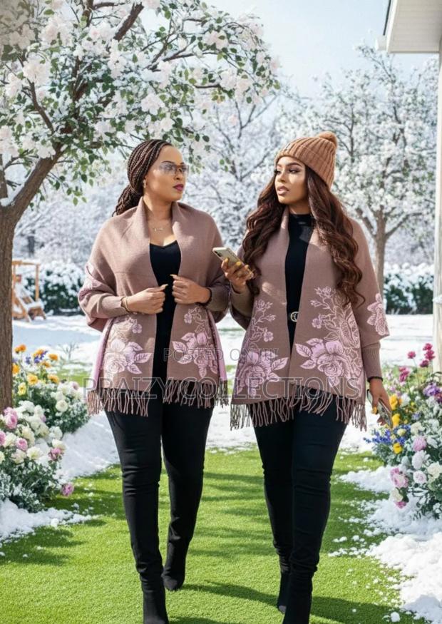 Knitted Double Sided Shawls - thumbnail 5