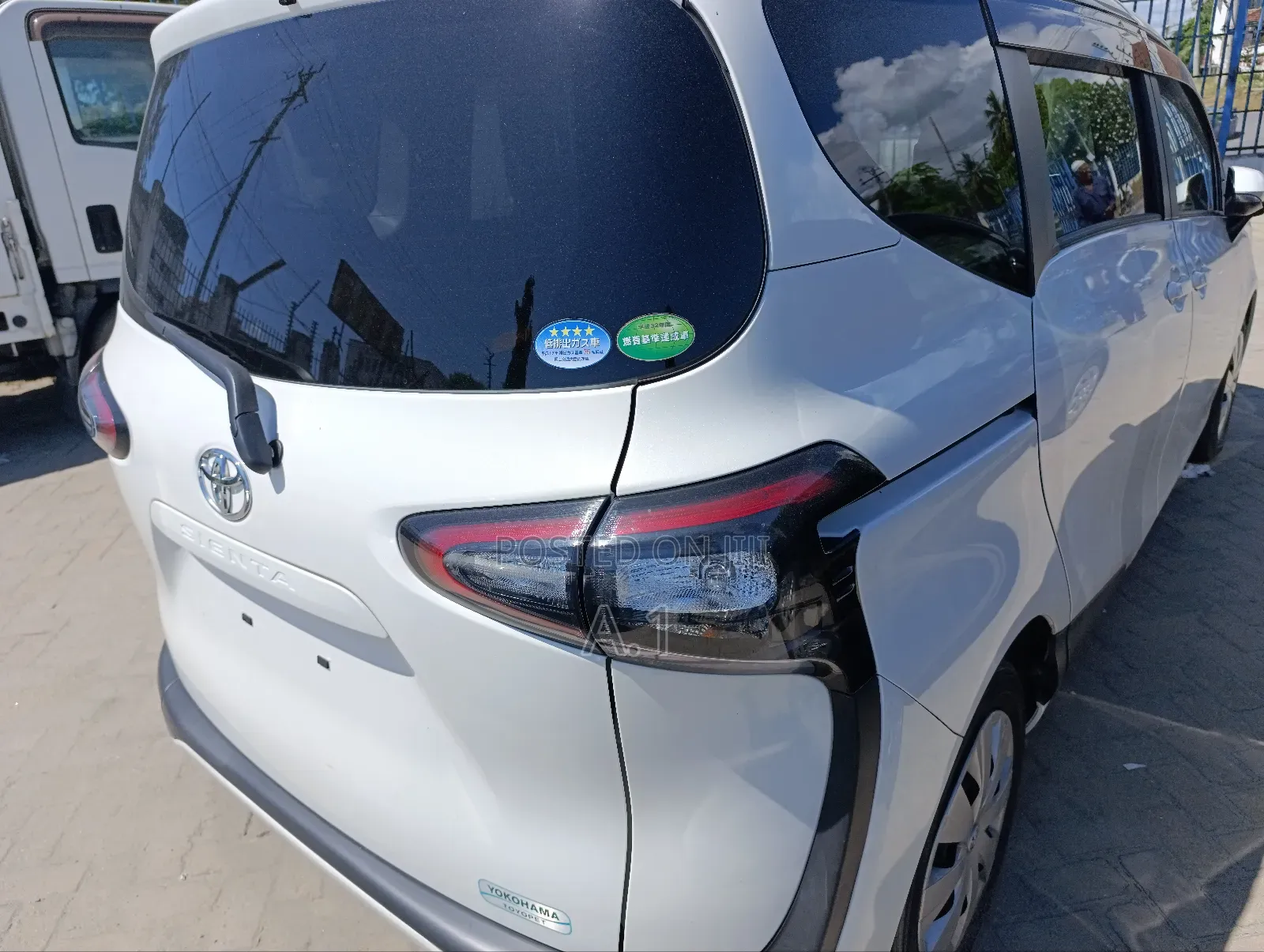Toyota Sienta 1.5 FWD 2019 Off white
