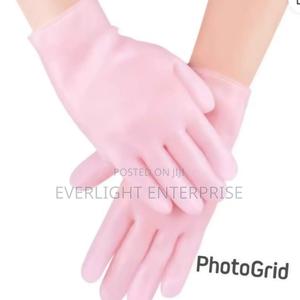 Silicone Moisturised Gloves - thumbnail 2