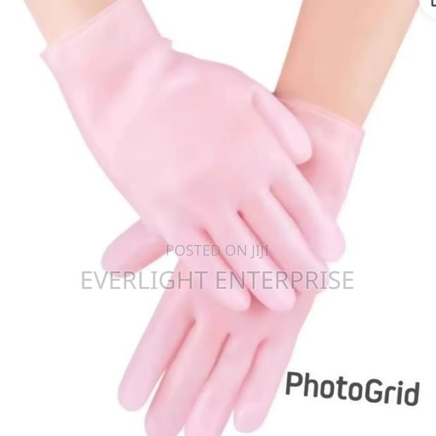 Silicone Moisturised Gloves