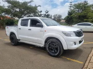 Toyota Hilux 2014 White