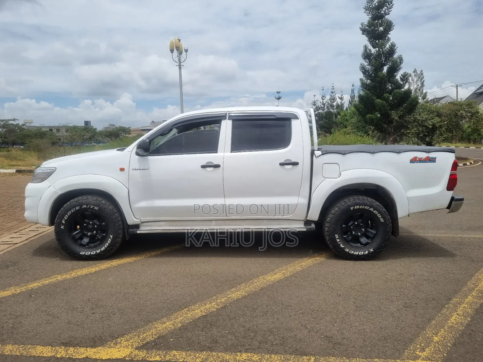 Toyota Hilux 2014 White