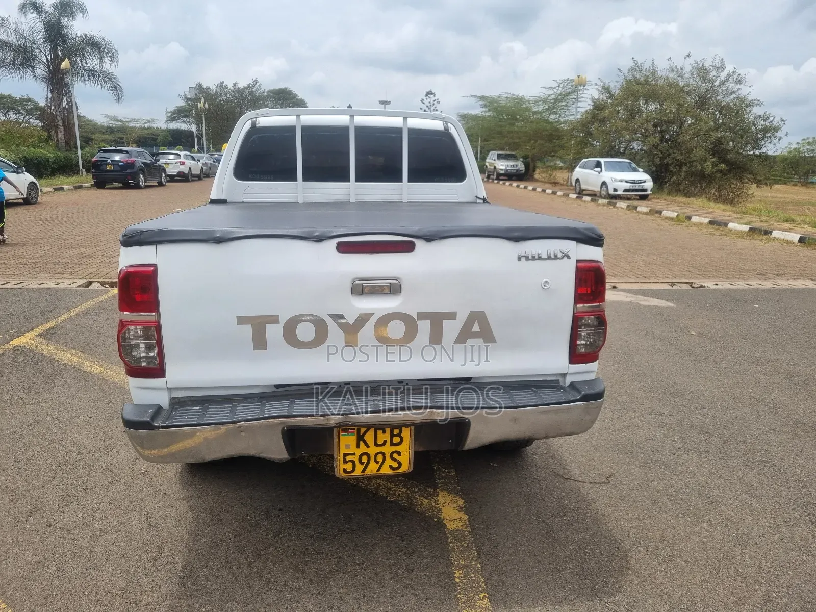 Toyota Hilux 2014 White