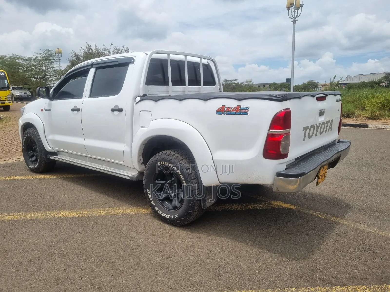 Toyota Hilux 2014 White