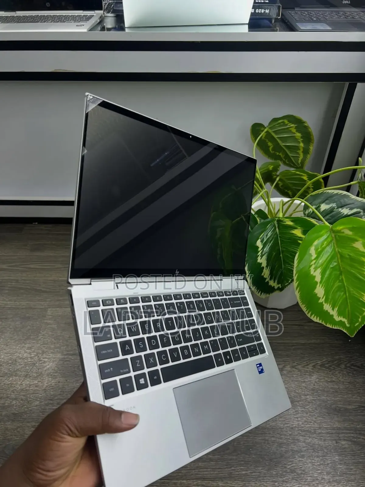 Laptop HP EliteBook 1040 G8 16GB Intel Core i7 SSD 512GB
