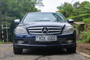 Mercedes-Benz C200 2010 Blue