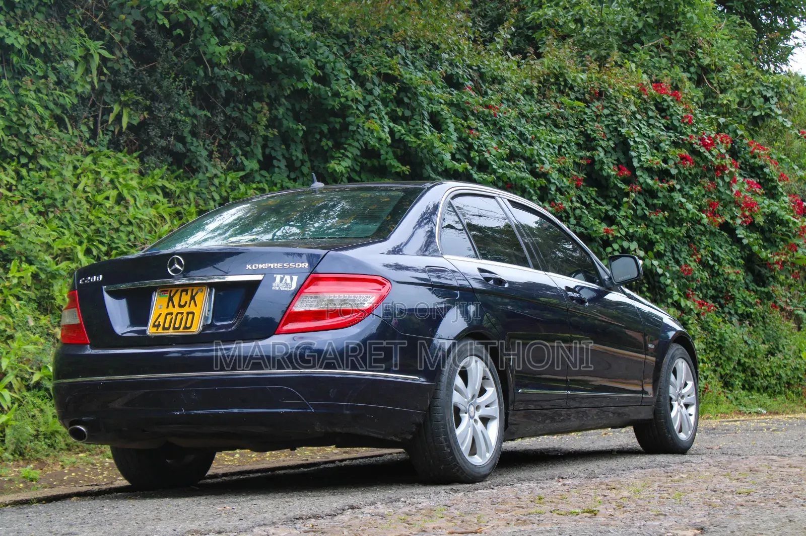 Mercedes-Benz C200 2010 Blue