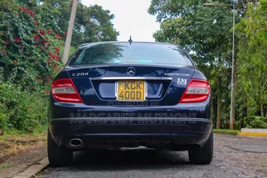 Mercedes-Benz C200 2010 Blue