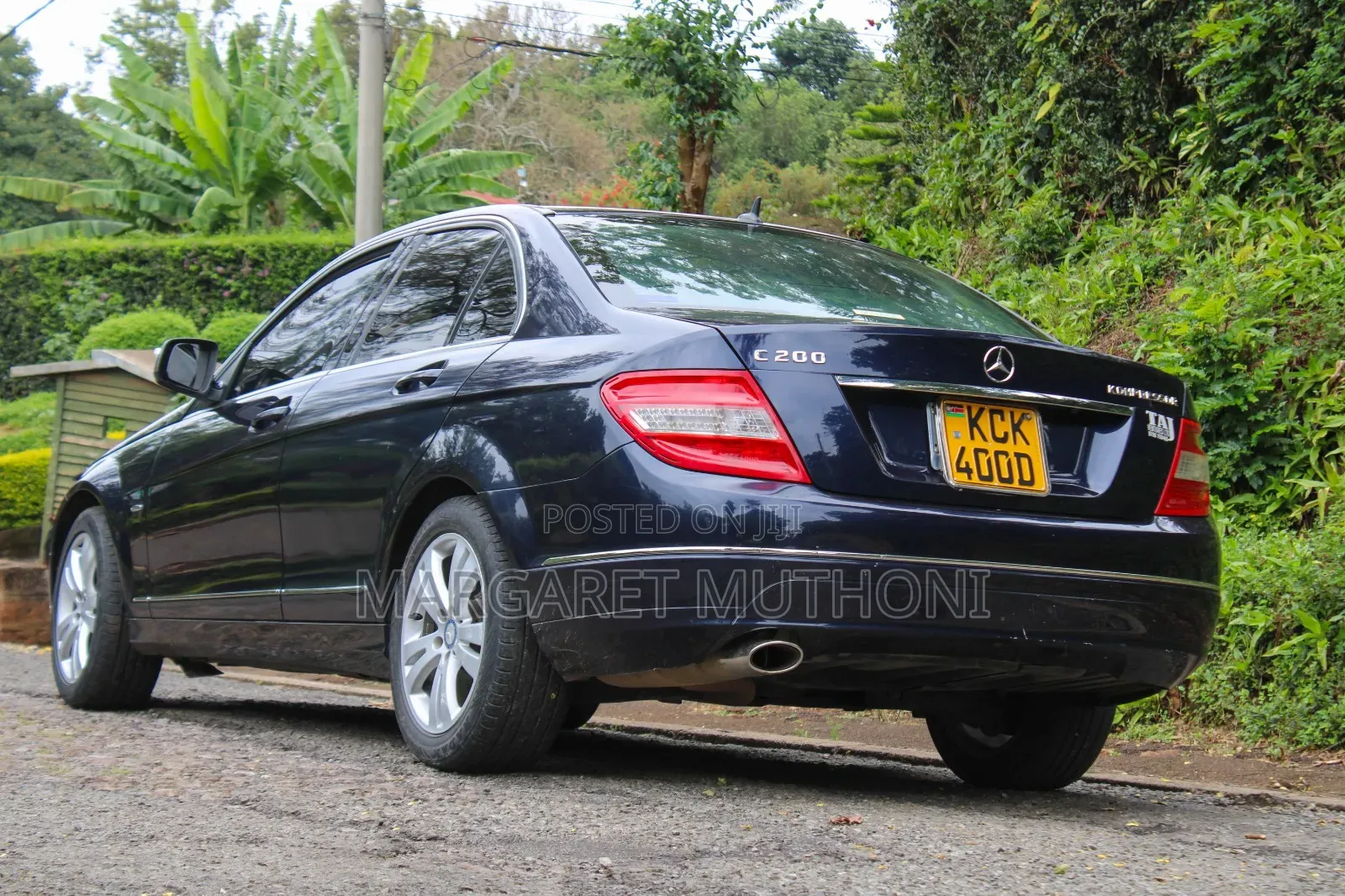 Mercedes-Benz C200 2010 Blue