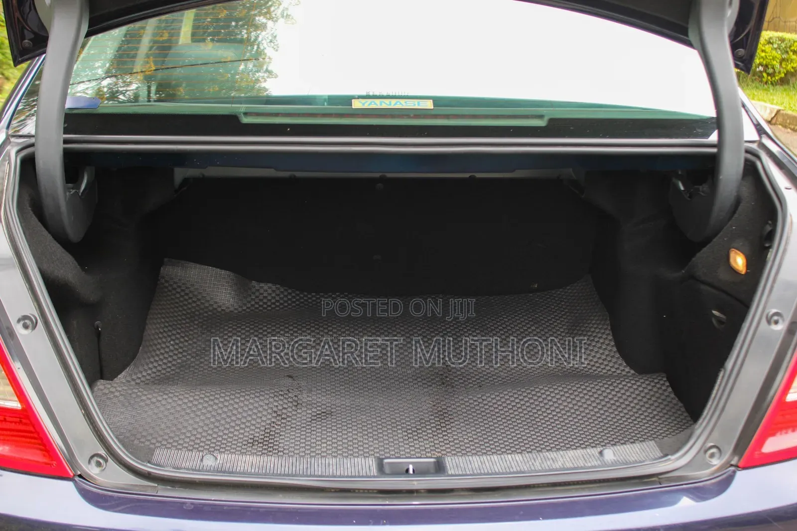 Mercedes-Benz C200 2010 Blue