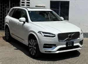 Volvo XC90 T6 Momentum 7 Passenger AWD 2020 White