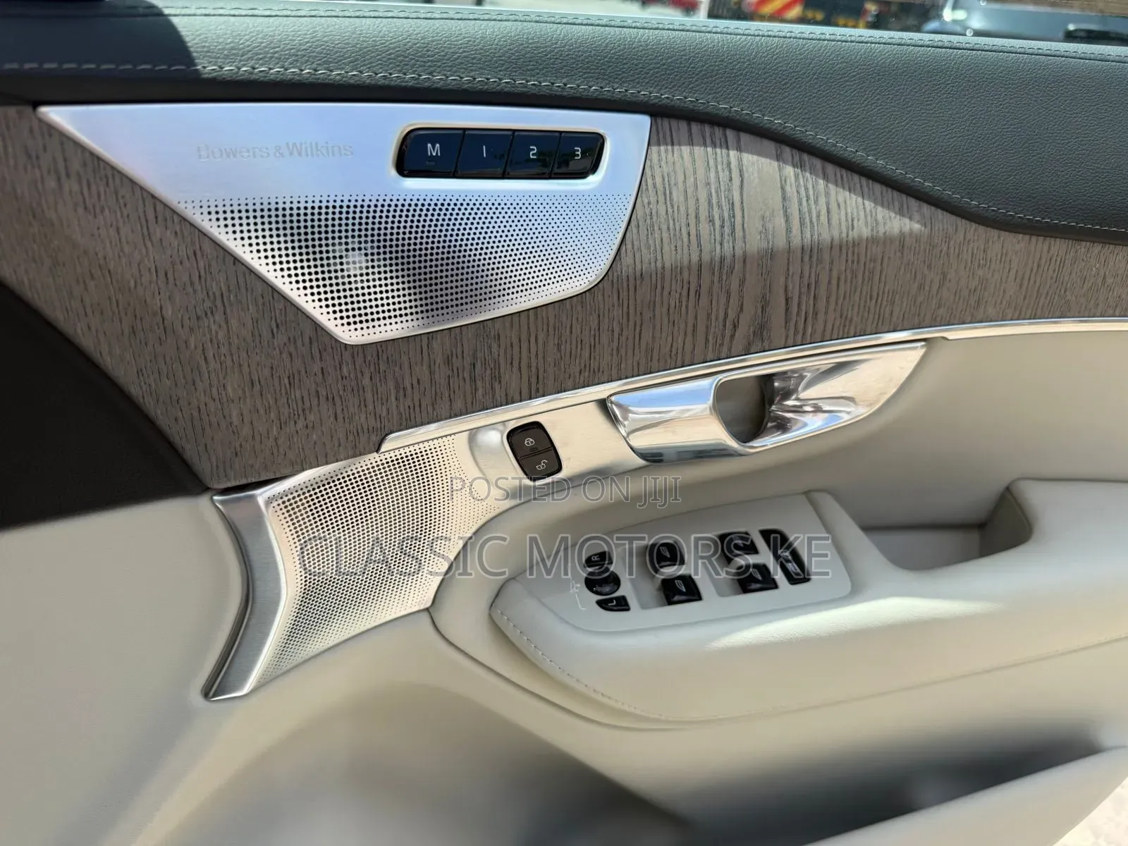 Volvo XC90 T6 Momentum 7 Passenger AWD 2020 White