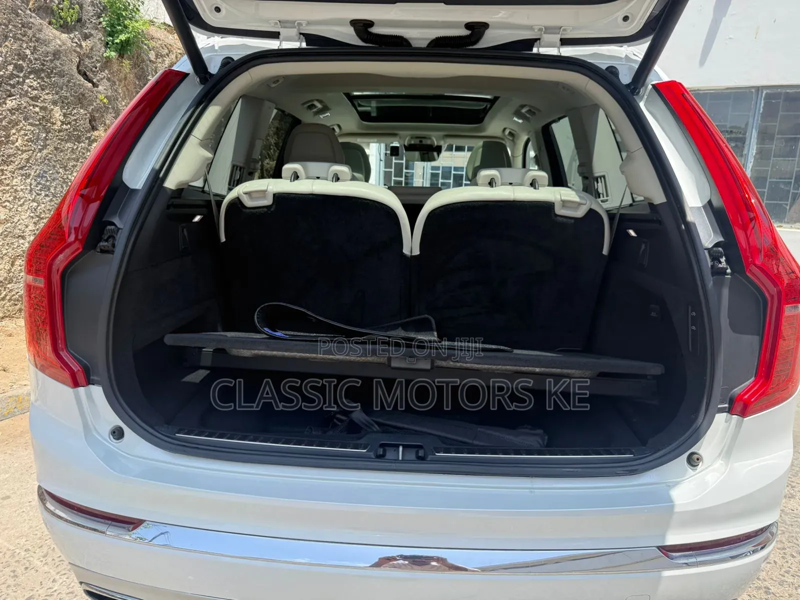 Volvo XC90 T6 Momentum 7 Passenger AWD 2020 White
