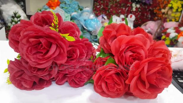 Flowers Maroon and Red Bunch of 12