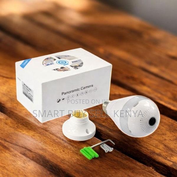 Ai Auto Tracking and Pir Detection Panoramic 1080p Wifi Bulb Camera