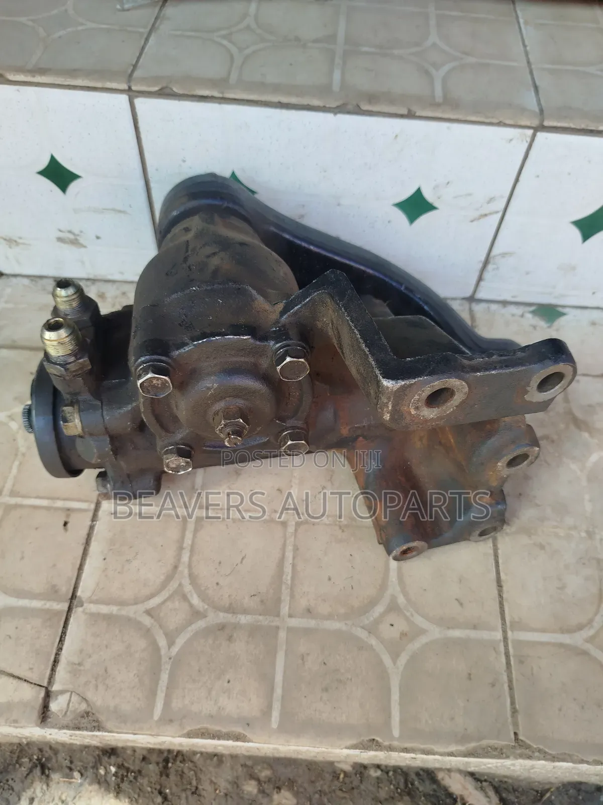 Isuzu FRR 33 Steering Box