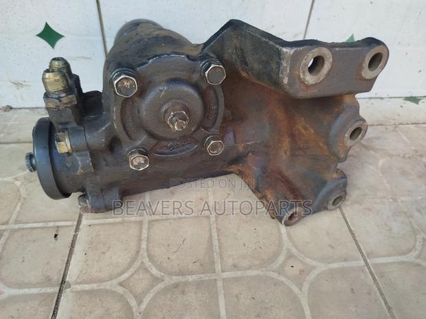 Isuzu FRR 33 Steering Box - thumbnail 6