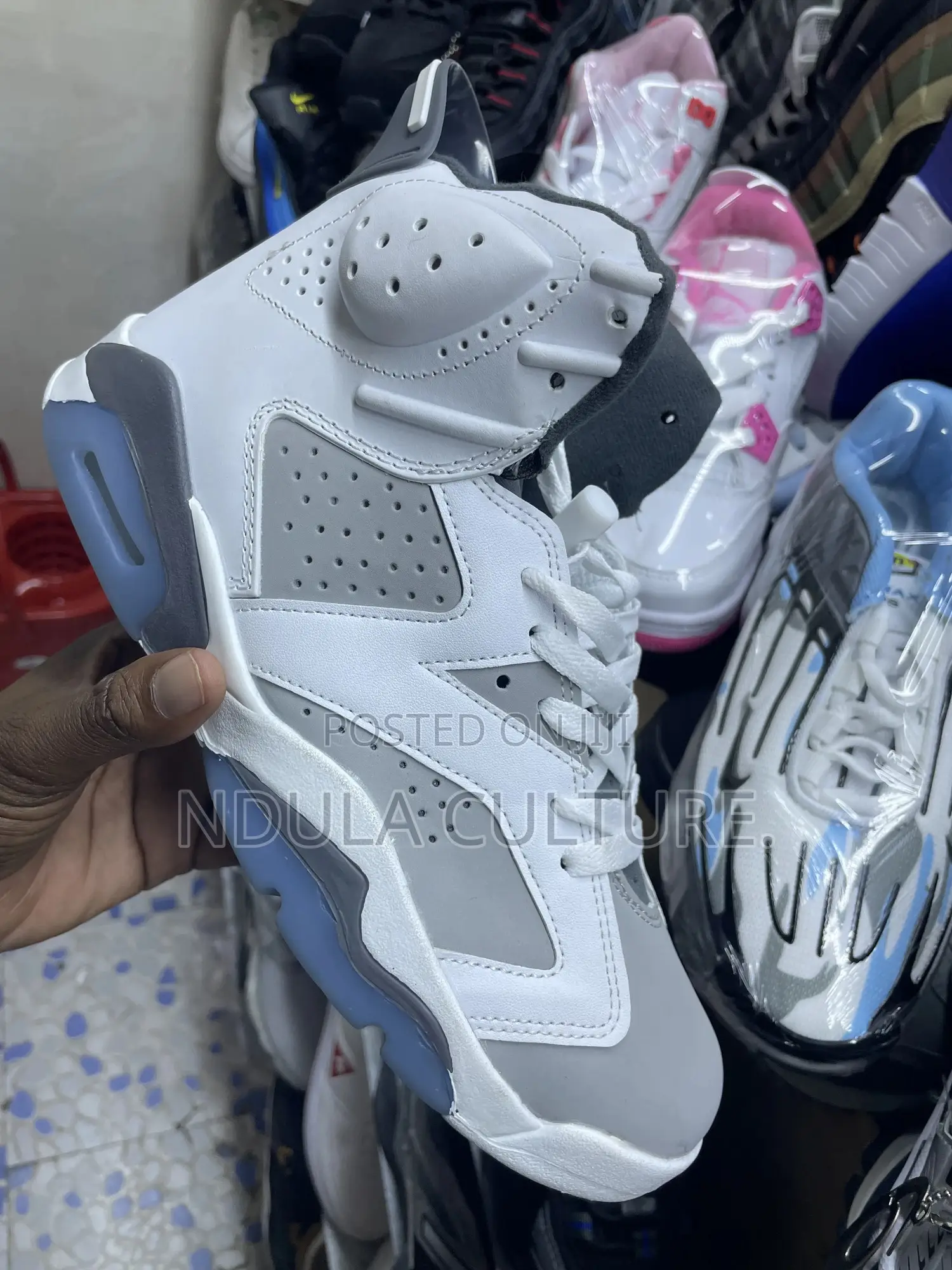 Jordan 6 Travis Scott Classic