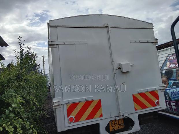 Isuzu NPR Canter - thumbnail 3