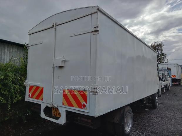 Isuzu NPR Canter - thumbnail 4