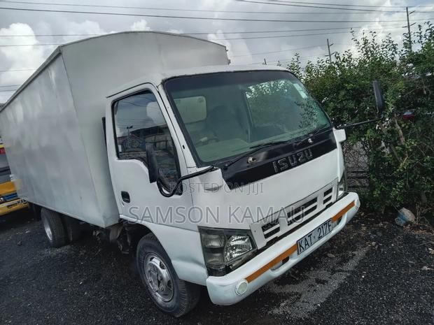 Isuzu NPR Canter - thumbnail 2