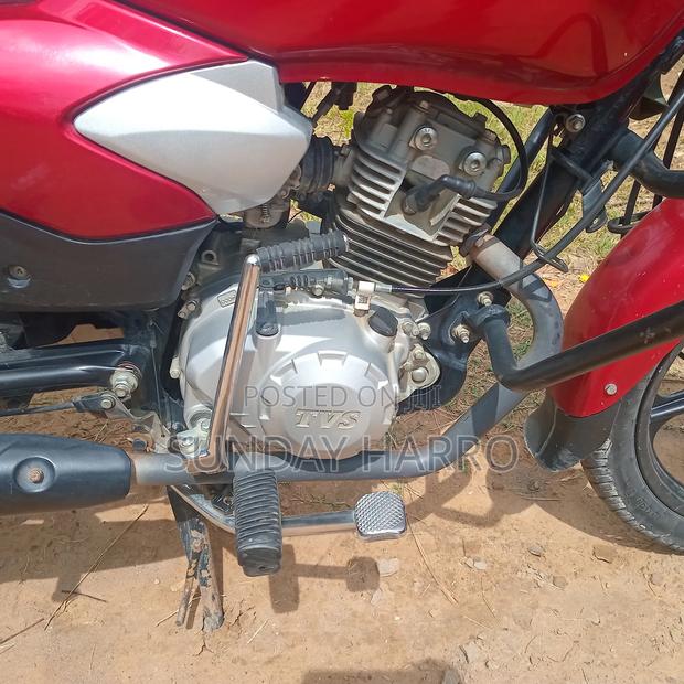 TVS HLX Plus ES 2025 Red - thumbnail 2