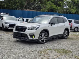 Subaru Forester Premium AWD 2019 White