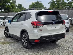 Subaru Forester Premium AWD 2019 White