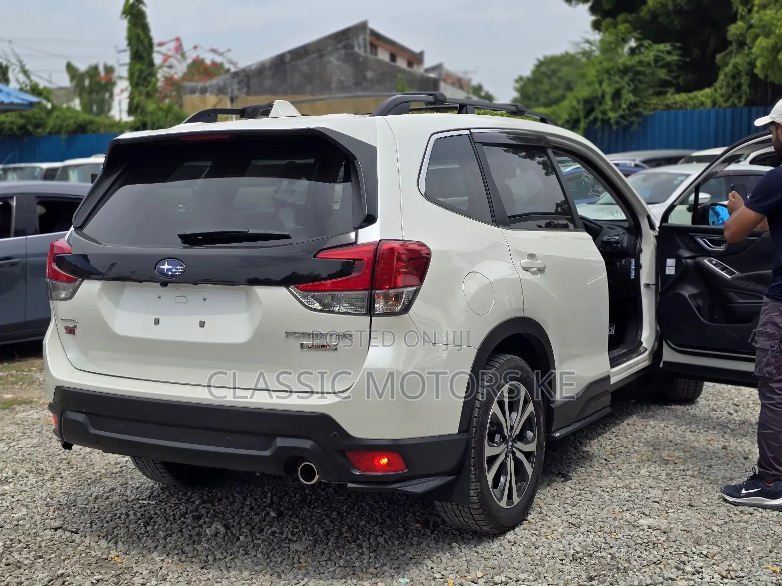Subaru Forester Premium AWD 2019 White
