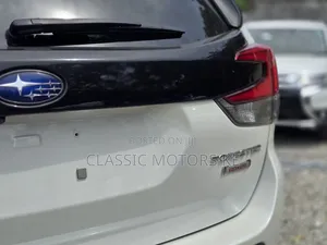 Subaru Forester Premium AWD 2019 White
