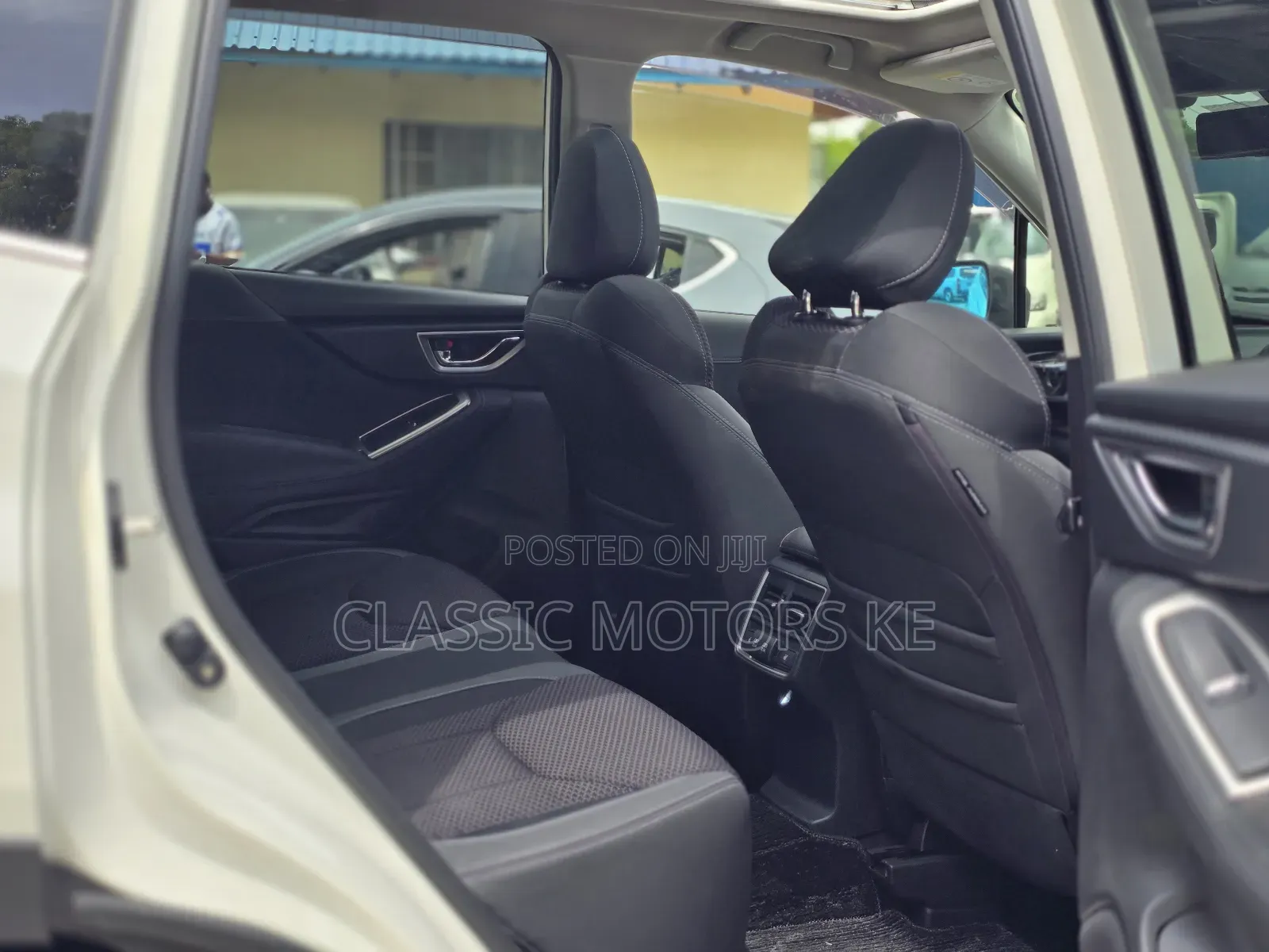 Subaru Forester Premium AWD 2019 White