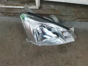 Toyota Premio 2005 Headlight