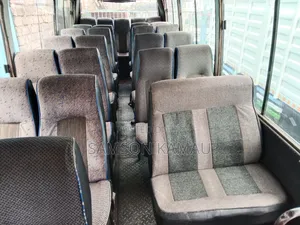 Mitsubishi Fuso Rosa 2004 Blue