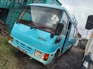 Mitsubishi Fuso Rosa 2004 Blue