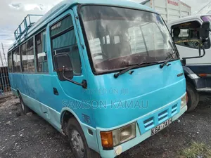 Mitsubishi Fuso Rosa 2004 Blue