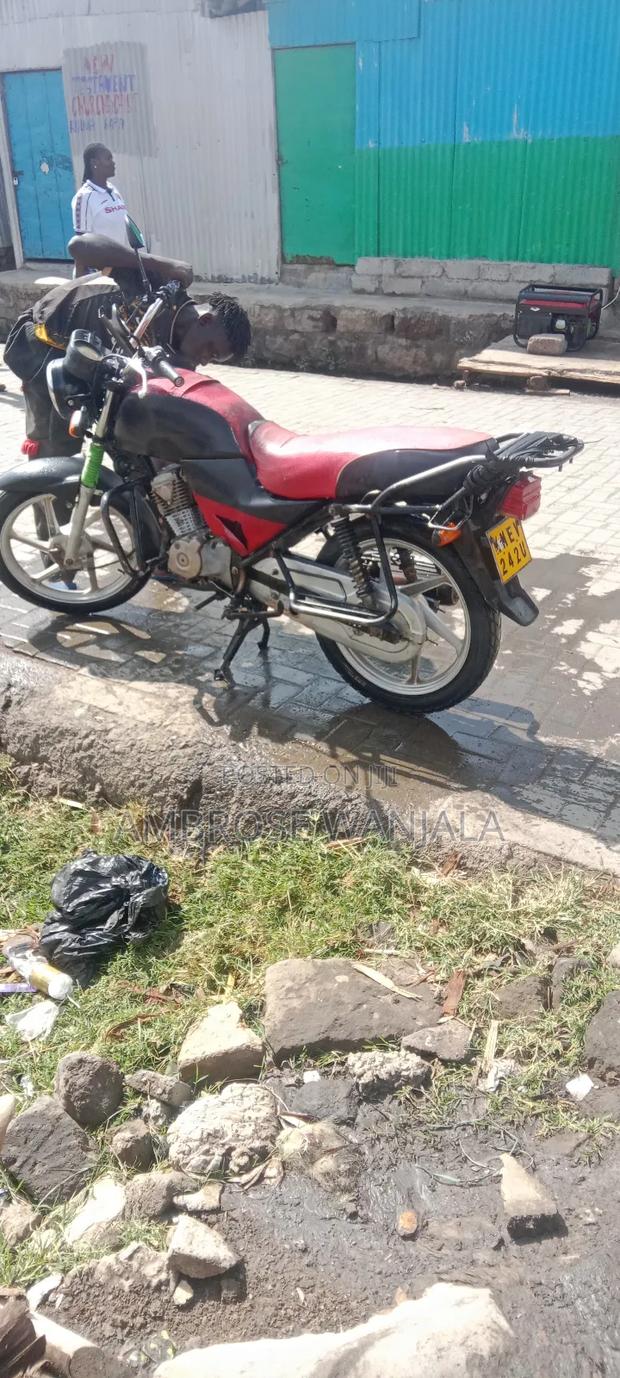 Honda CB 2019 Red - main view