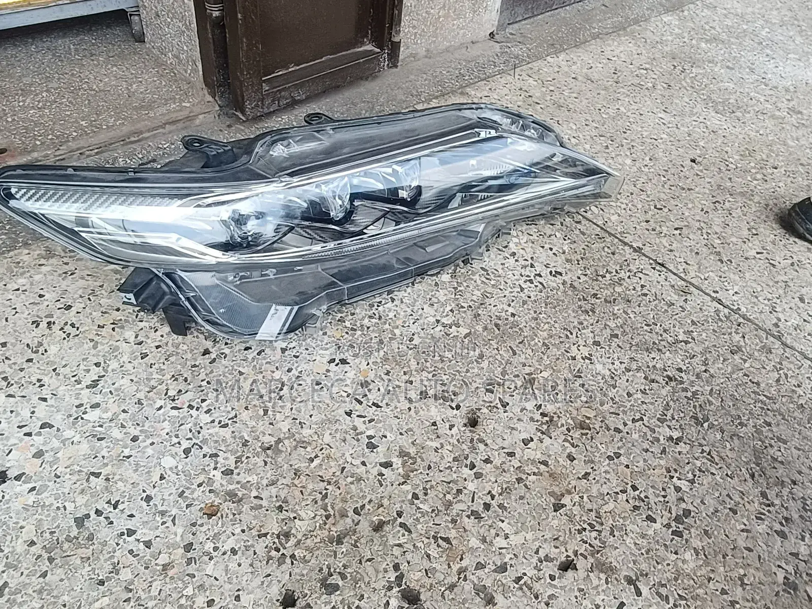 Headlight Toyota Harrier New Model 48-193