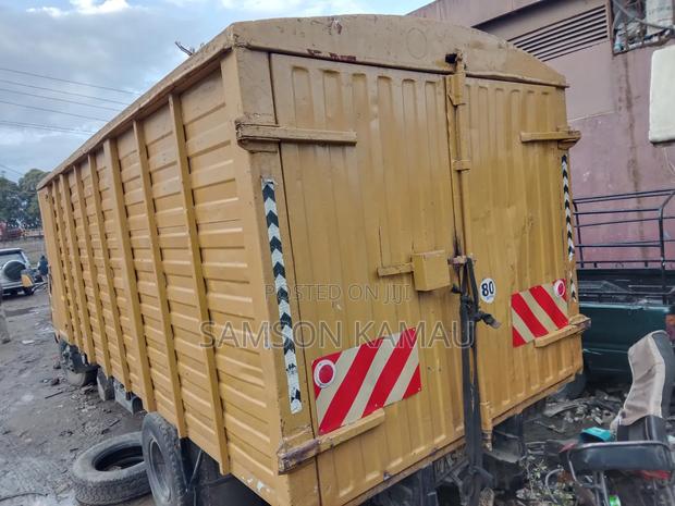 Mitsubishi Canter - thumbnail 2