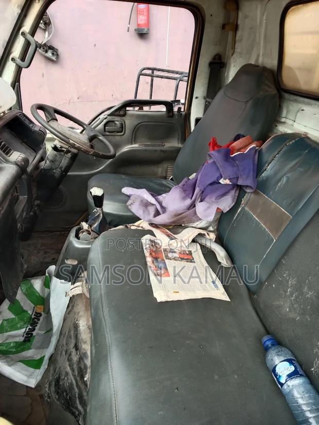 Mitsubishi Canter - thumbnail 3